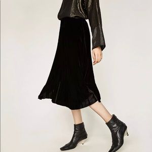 Zara Woman Velvet Pleated Midi Skirt Sz XS NWOT